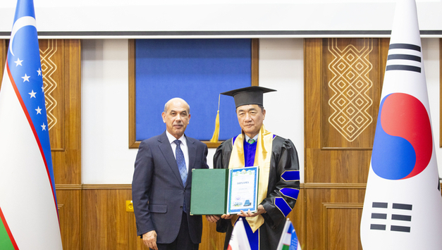 정장선 시장, 우즈벡 명문국립대에서 명예교수로 임명…교류 확대 및 경제 협력 기반 확대 공로