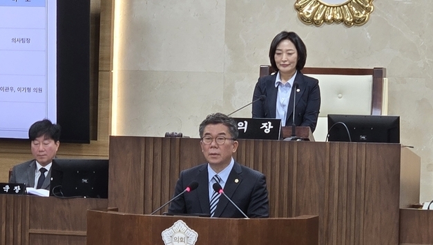 평택시의회, 제9대 후반기 이윤하 의장 선출…이 의장 "안정적인 마무리·제10대 의회 발전적 출범 디딤돌 역활"