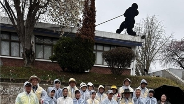 평택 도시숲 시민학교 졸업생 ‘도시숲 119’…웃다리문화촌 찾아 봉사활동 실시